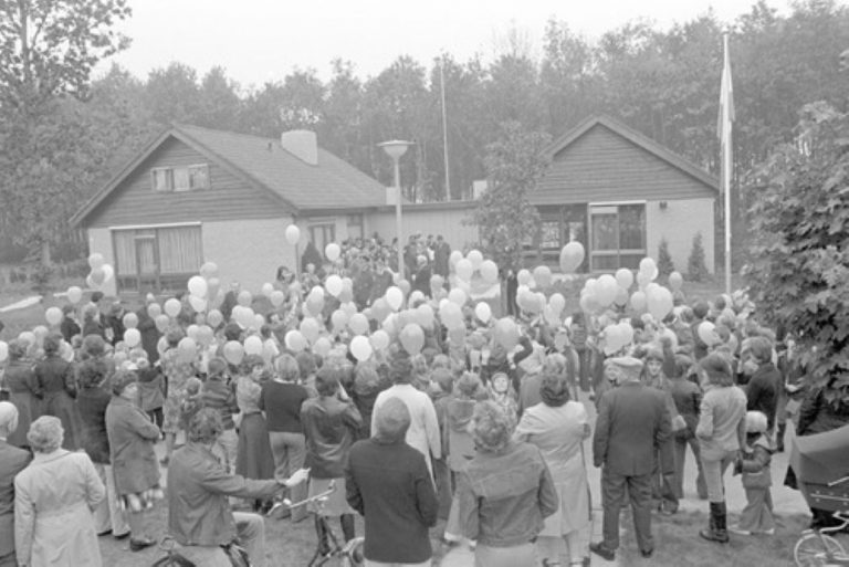 Opening Posthuis 1976 (Middel)